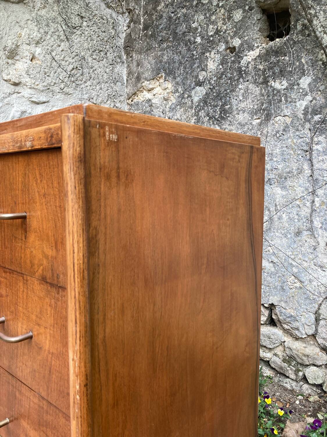 Compass leg chest of drawers