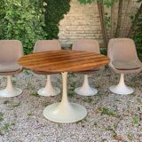 Table 70 and 4 tulip chair
