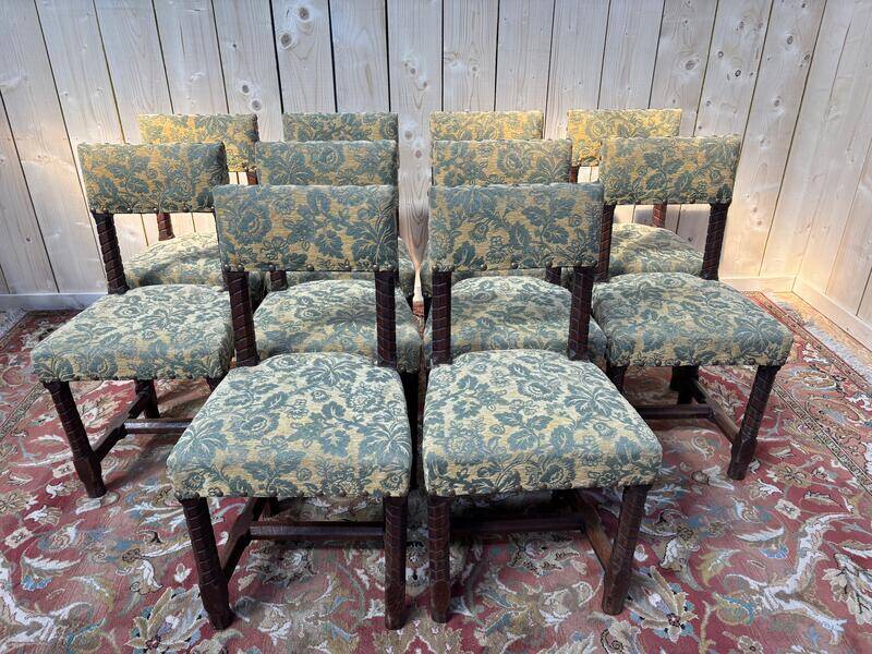 Série de 10 chaises de style Louis XIII