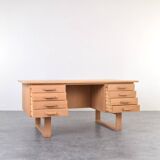 Mid-Century Oak Freestanding Desk by Torben Valeur & Henning Jensen for Dyr