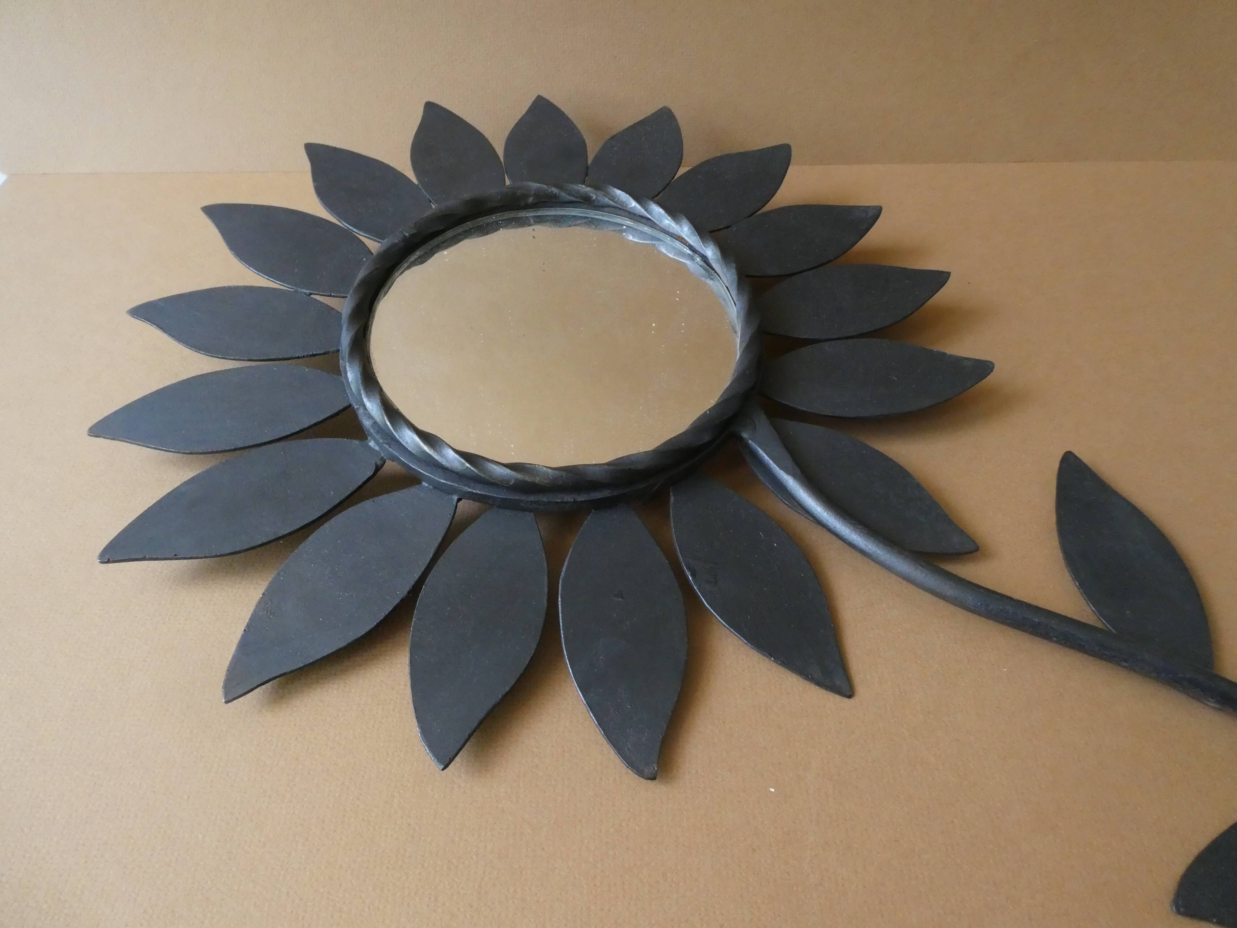 Metal flower mirror Chaty Vallauris, H 49.5 cm