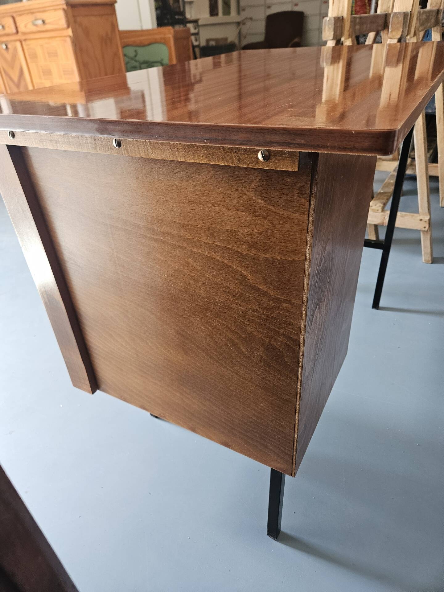 Bureau ancien en bois et fer