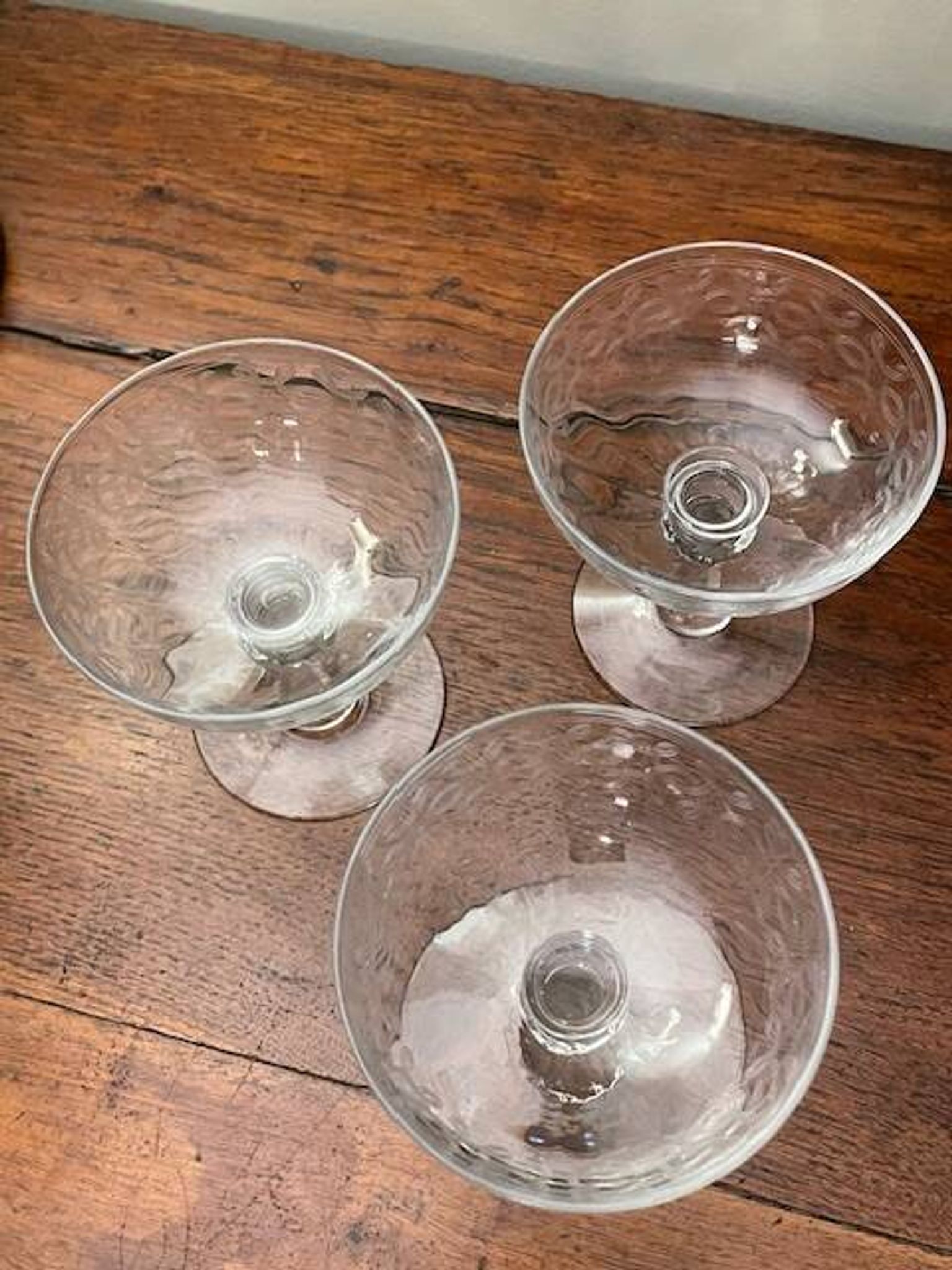 Lot de 3 coupes à champagne art déco gravées arabesque