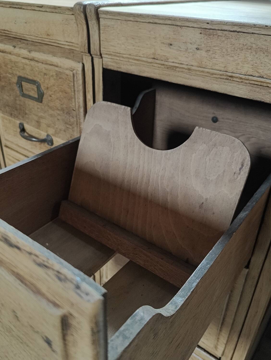 Ancien classeur a tiroirs en chene