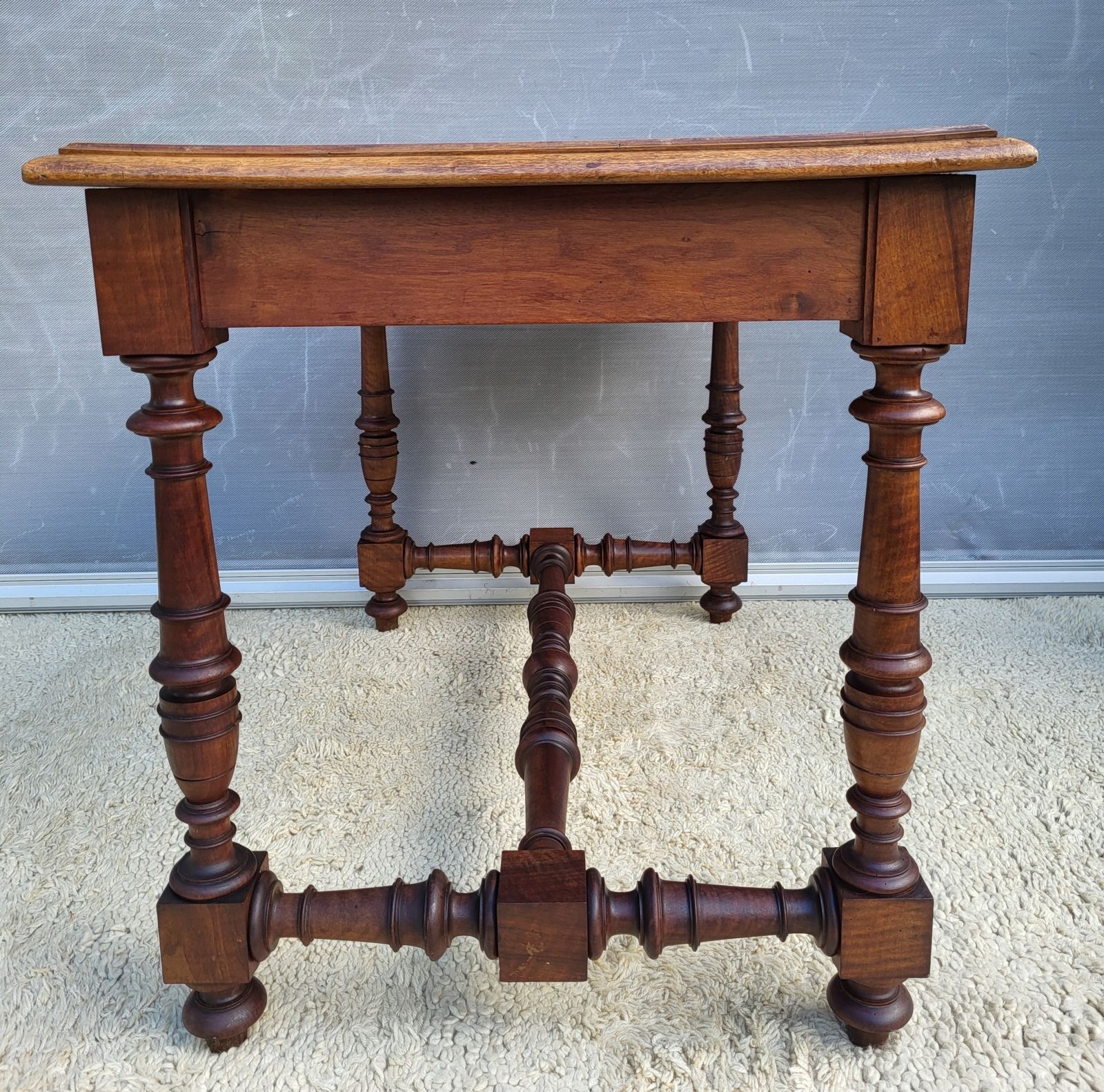 Louis XIII walnut desk • Small centre table in Renaissance style