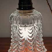 Suspension en verre moulé transparent – motif corolle