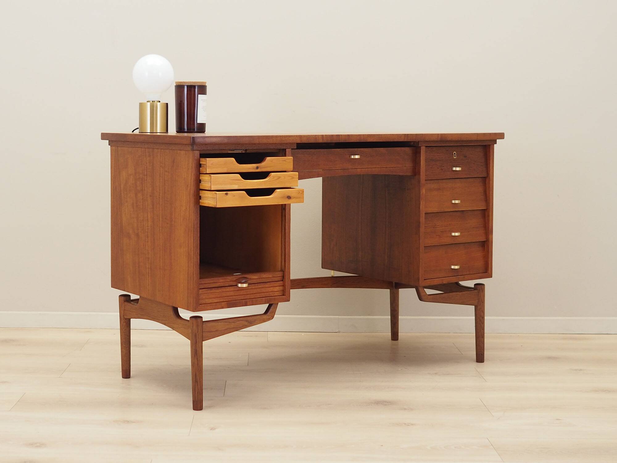 Oak desk, Danish design, 1960s, production: Denmark