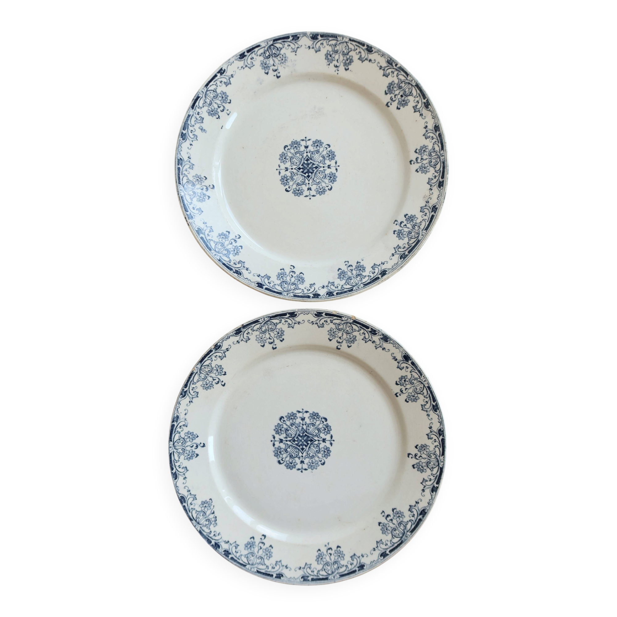 Antique flat plate, ironstone Sarreguemines U&C model Mignon.