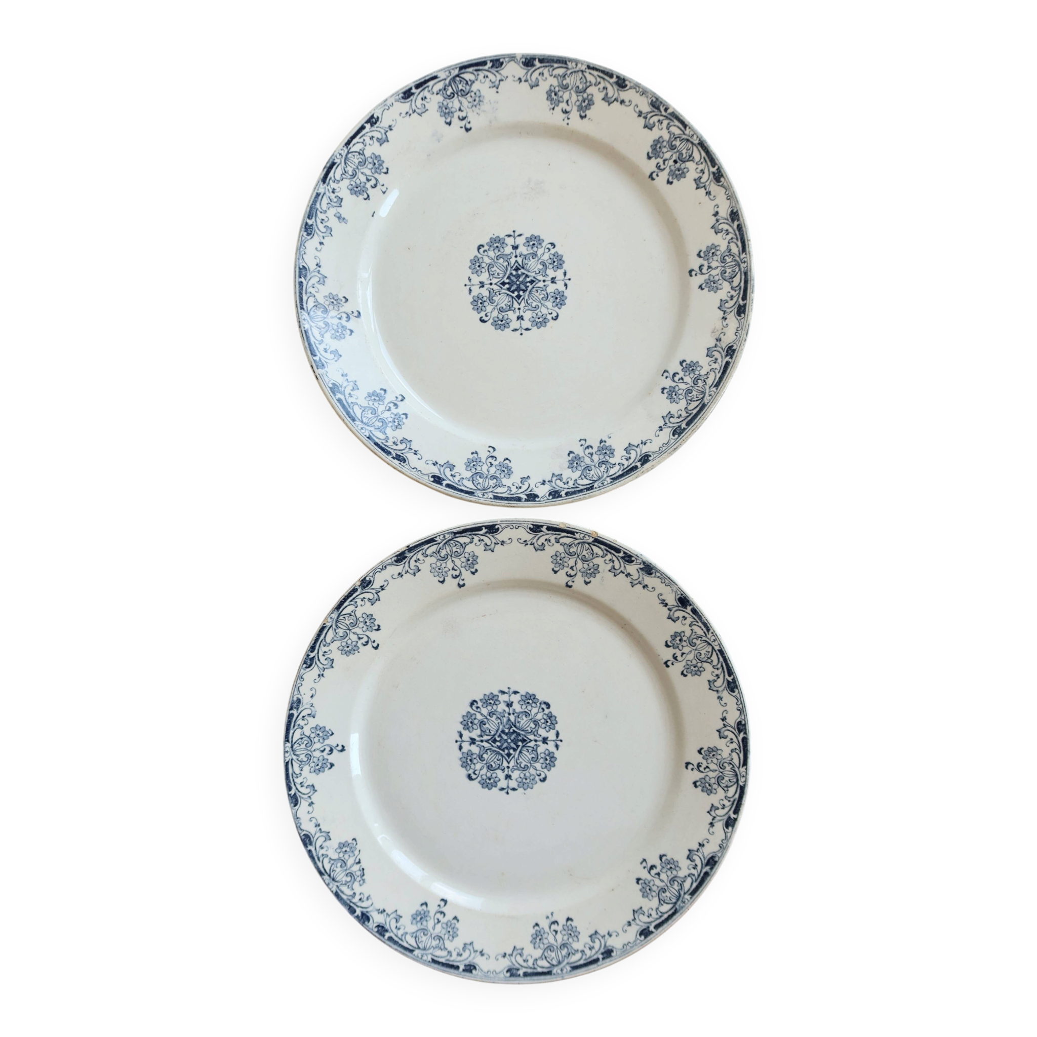 Antique flat plate, ironstone Sarreguemines U&C model Mignon.