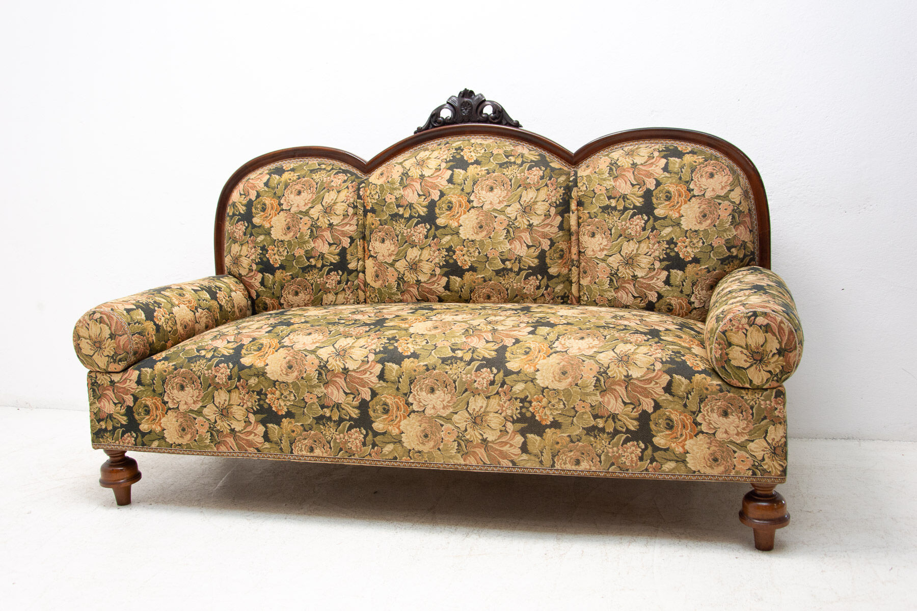 Historicizing sofa, Austria-Hungary, 1900