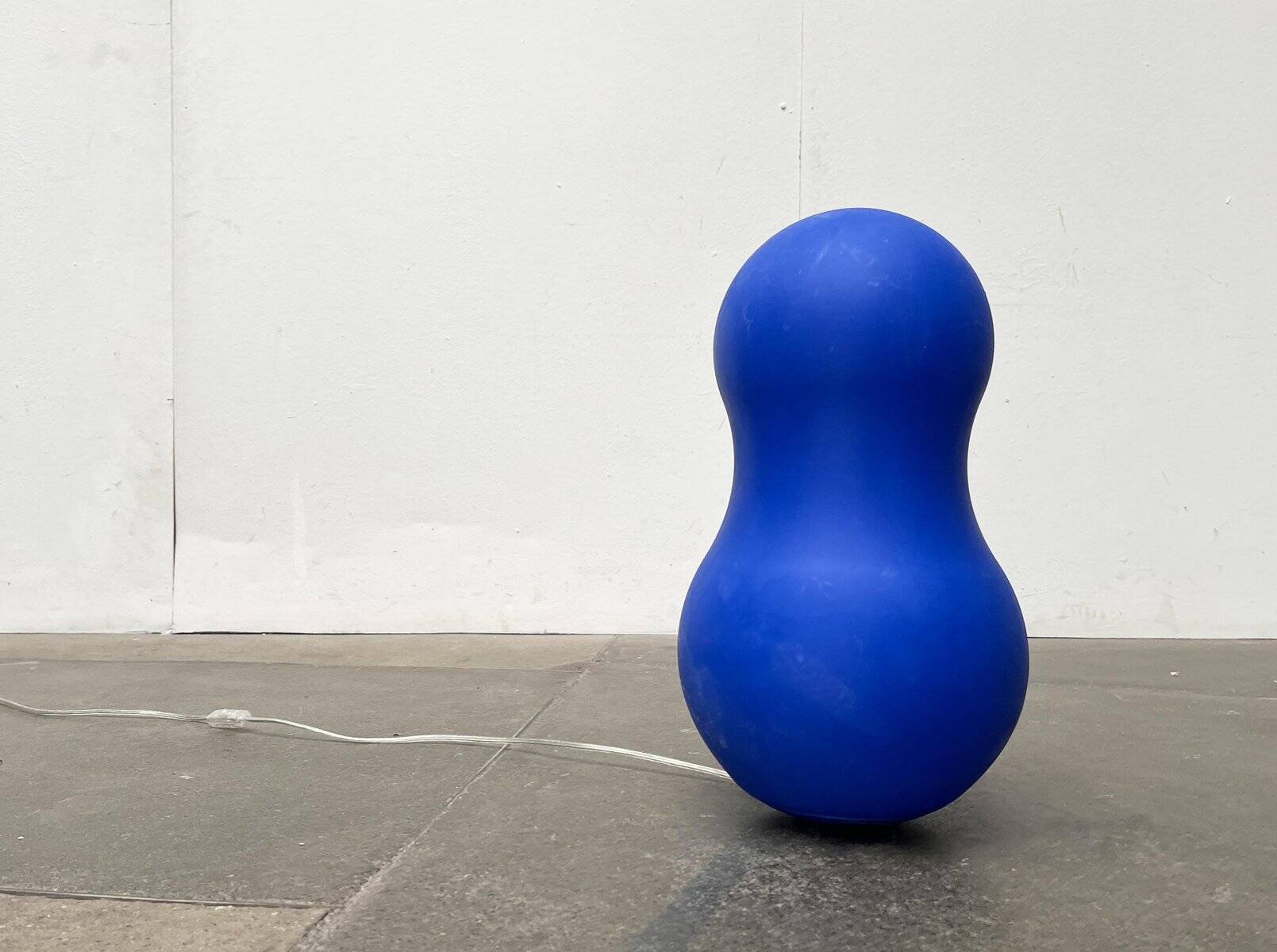 Postmodern balancing floor lamp model Penguin by Dominic Symons for Flötotto.