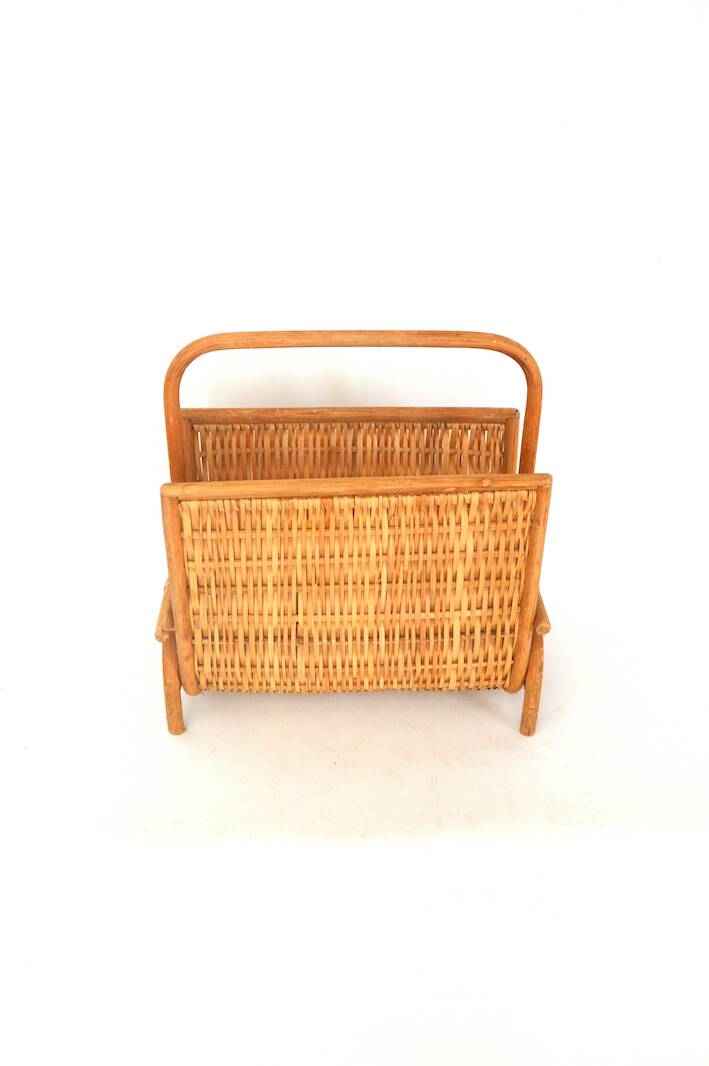 Rattan vinyl holder