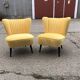 Set de 2 fauteuils cocktail jaunes en velours et hêtre massif années 1950