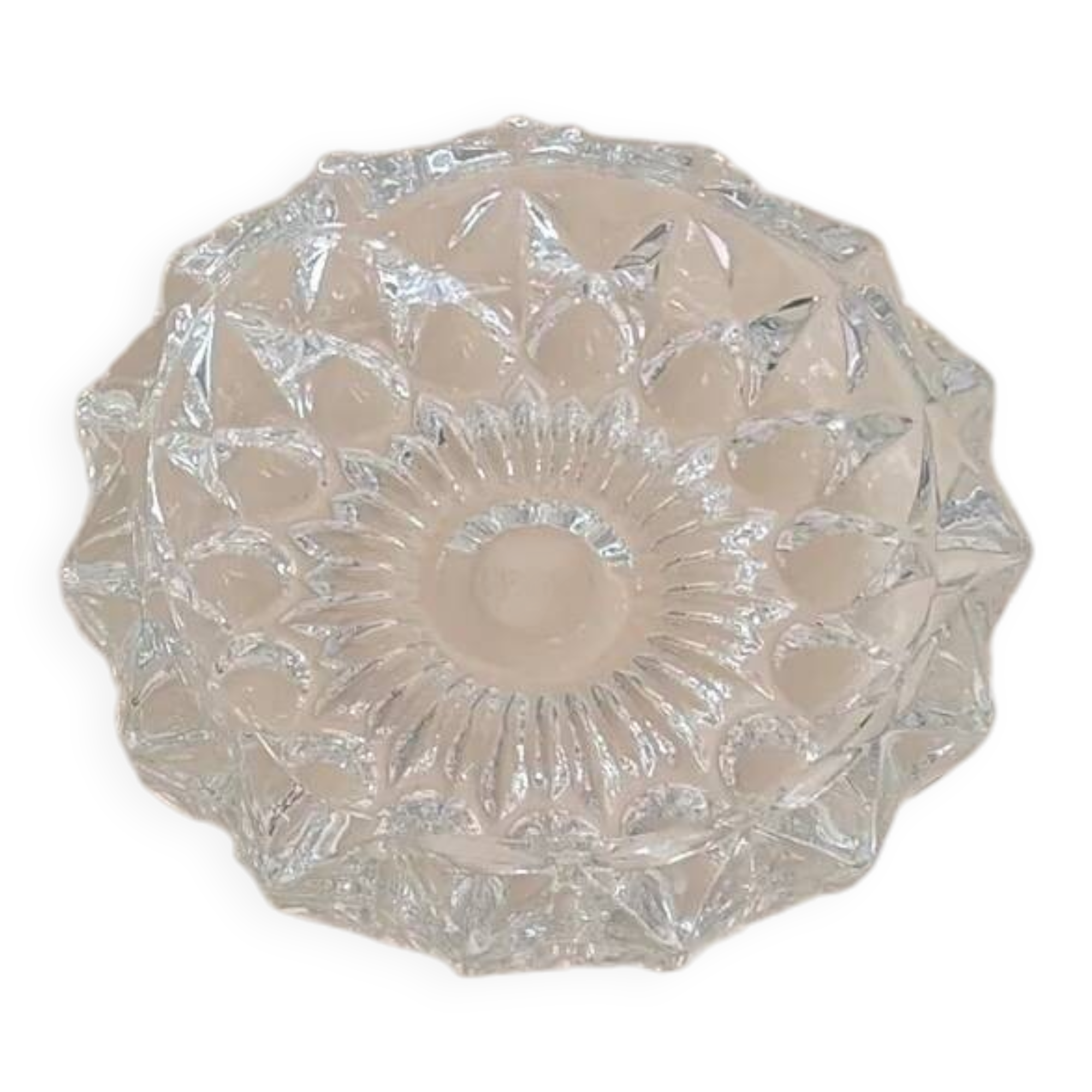 Round ashtray in chiseled glass