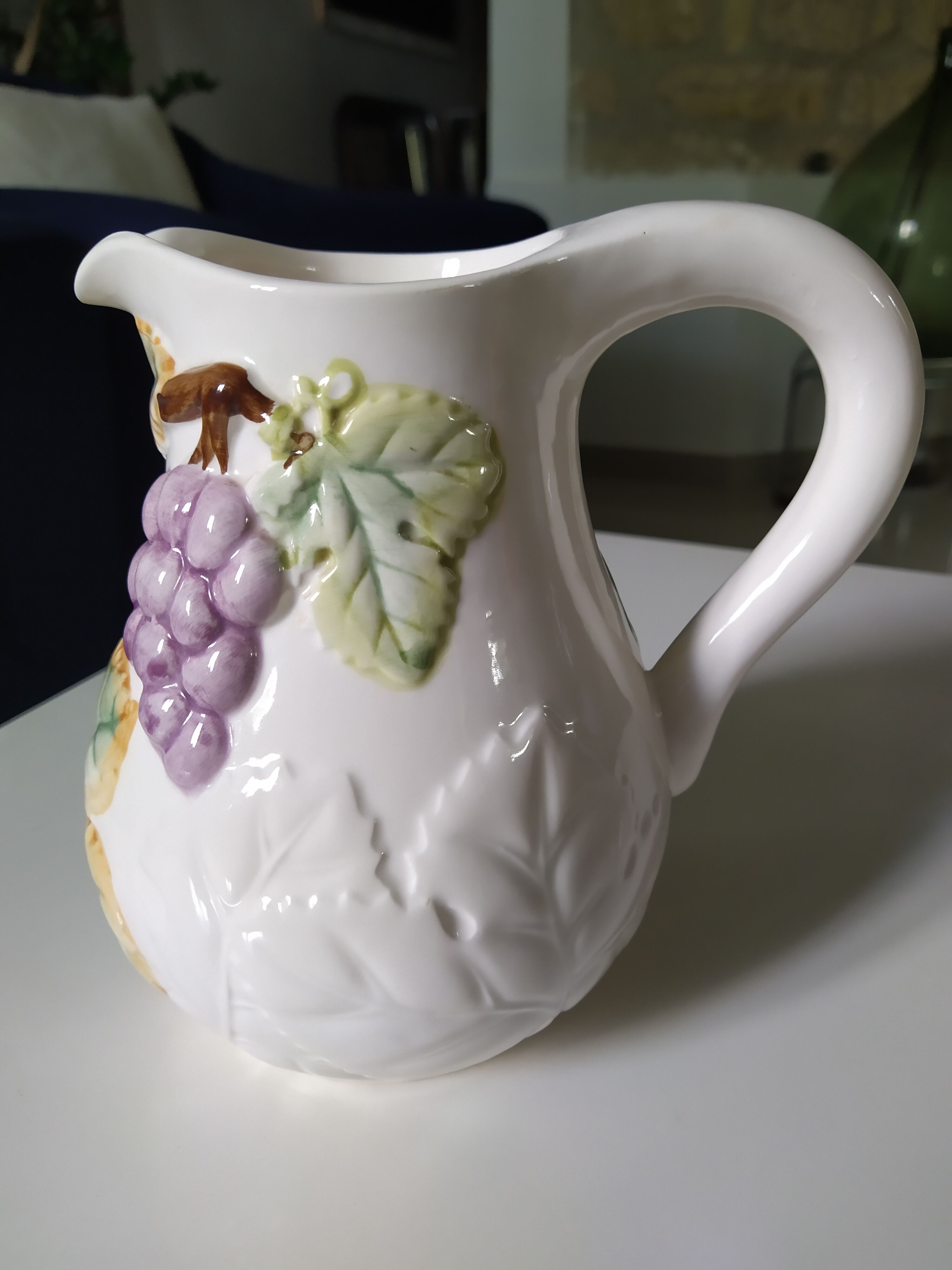 Vintage slurry pitcher