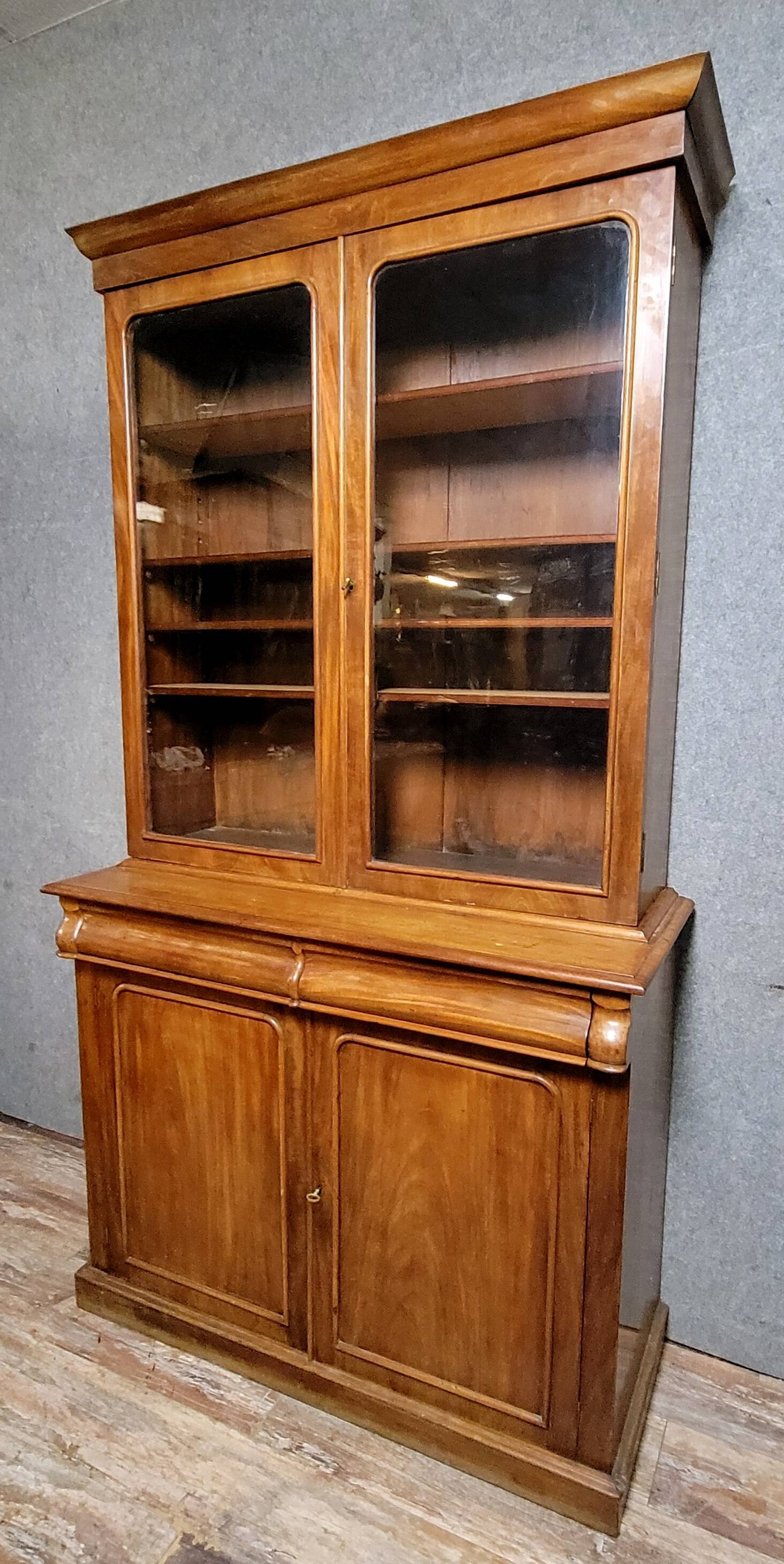 English two-part mahogany bookcase, late 19th century