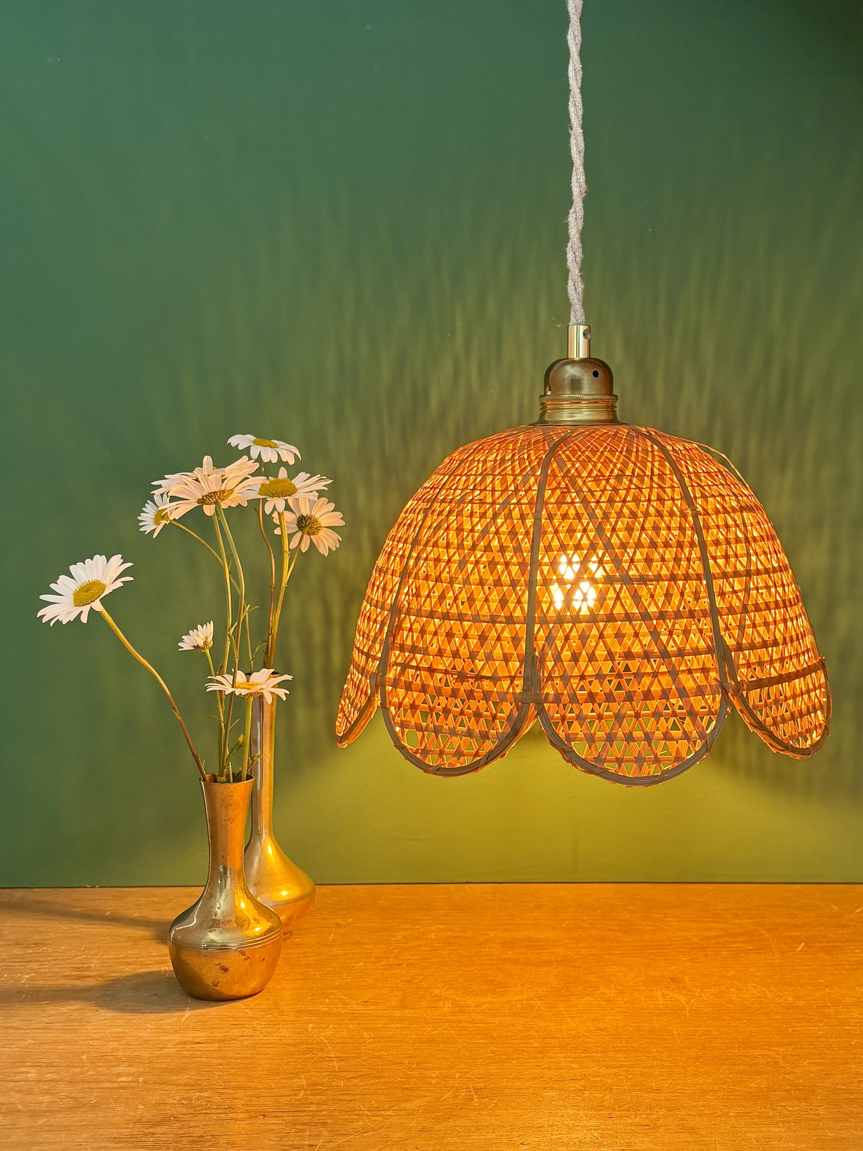 Vintage pendant light in natural materials