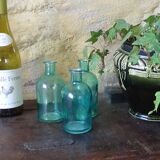 Bouteilles en verre bleu