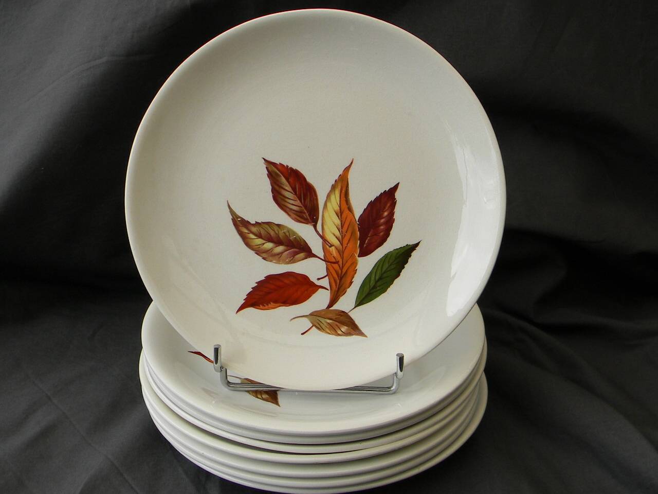 Set of 8 dessert plates in earthenware from ORCHIES. Model Underwood.