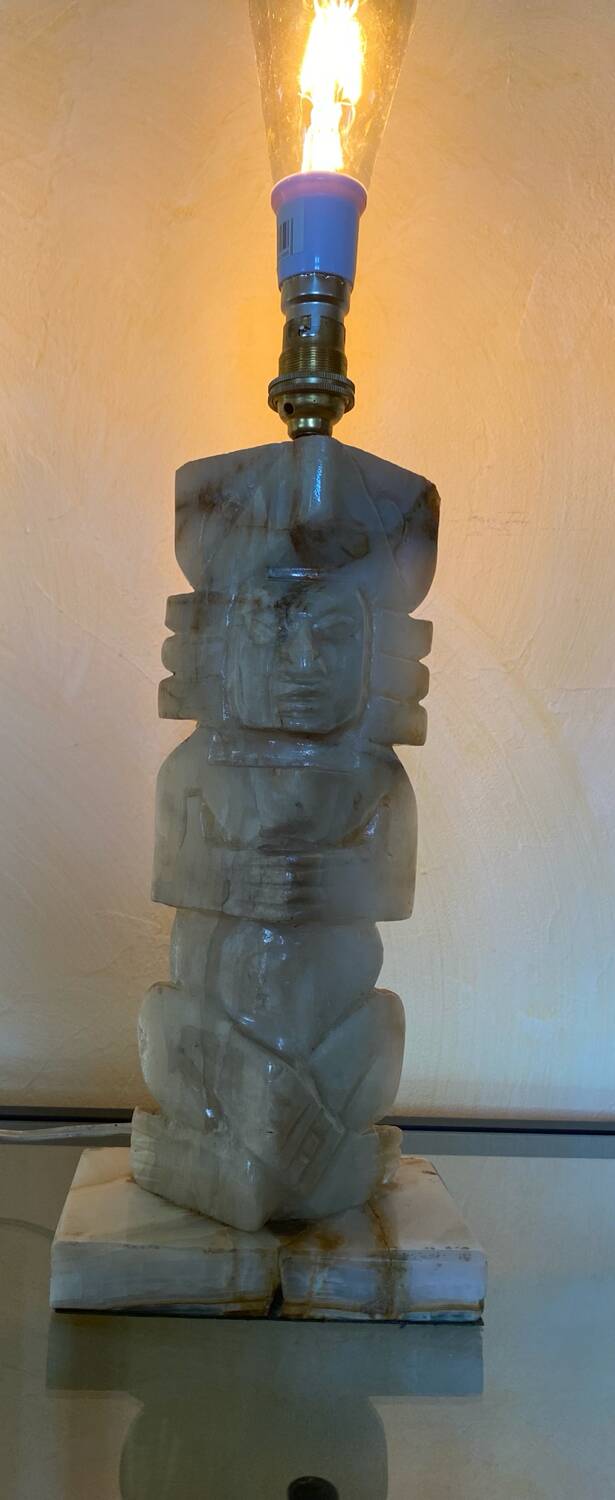Carved onyx lamp – Pre-Columbian/Aztec style – Vintage