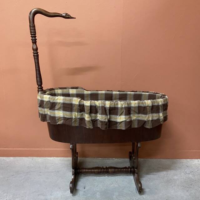 Berceau à bascule en bois 19ème