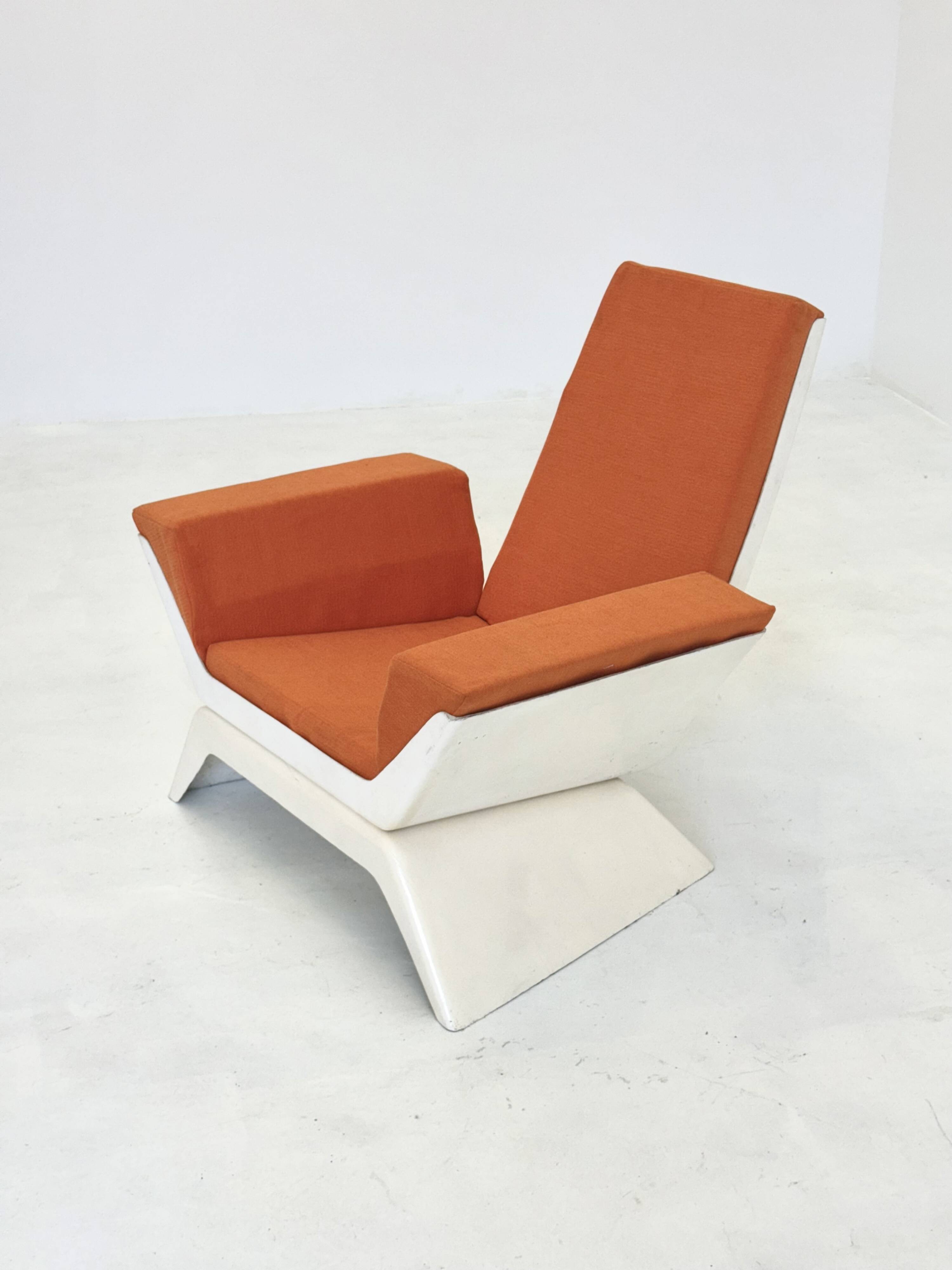Fauteuil vintage orange Space Age très unique