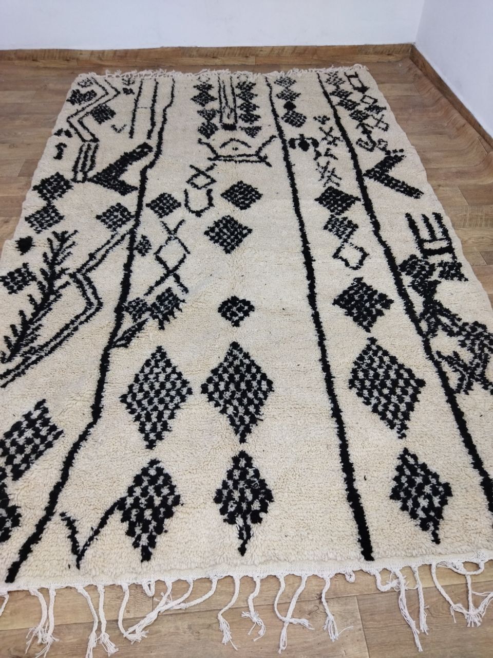 Handmade moroccan berber carpet 305 x 195 cm