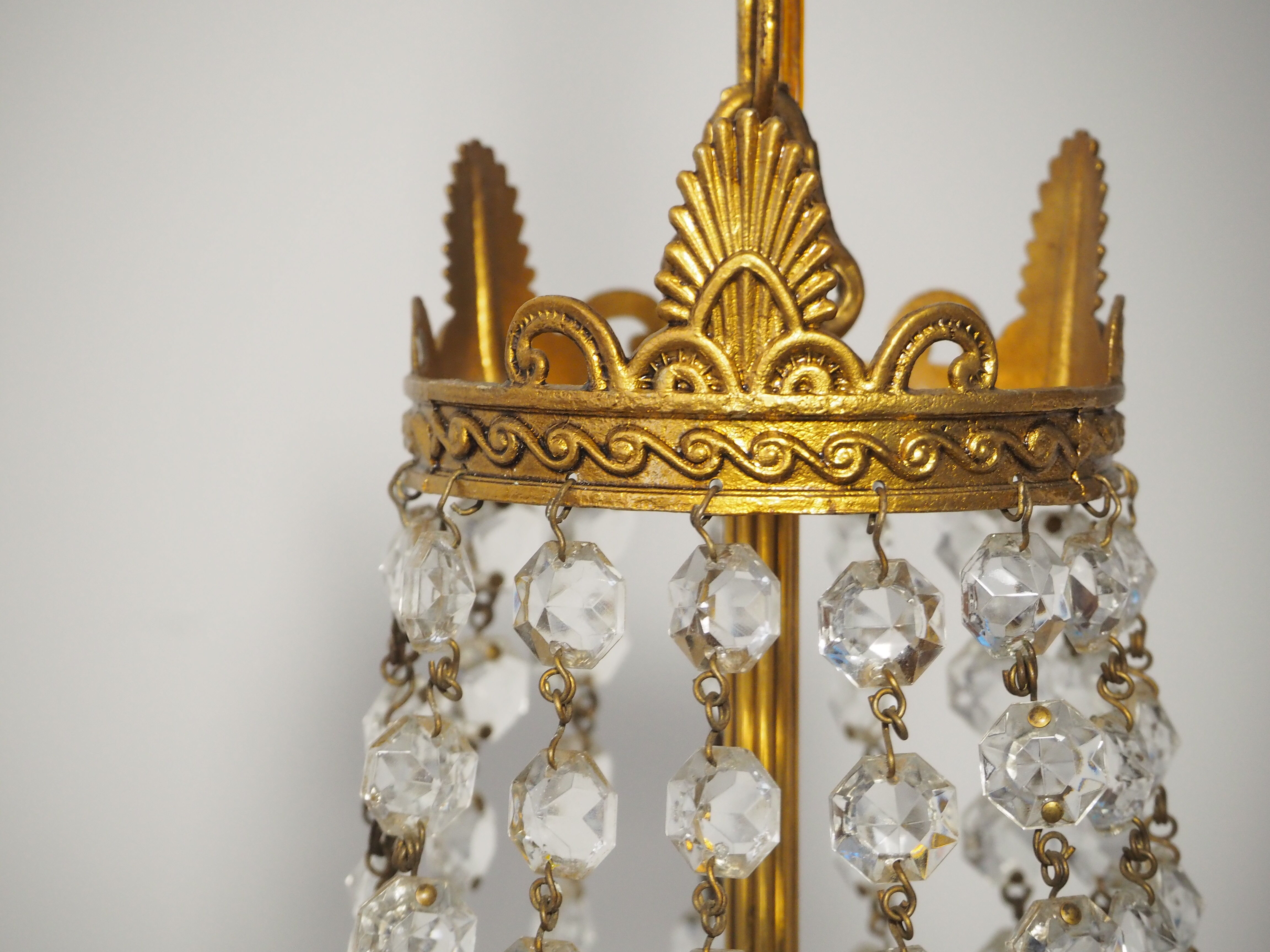 Balloon chandelier with glasses and bronze pampilles