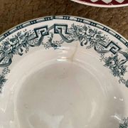 Assiettes creuses anciennes pour 2 modèles.