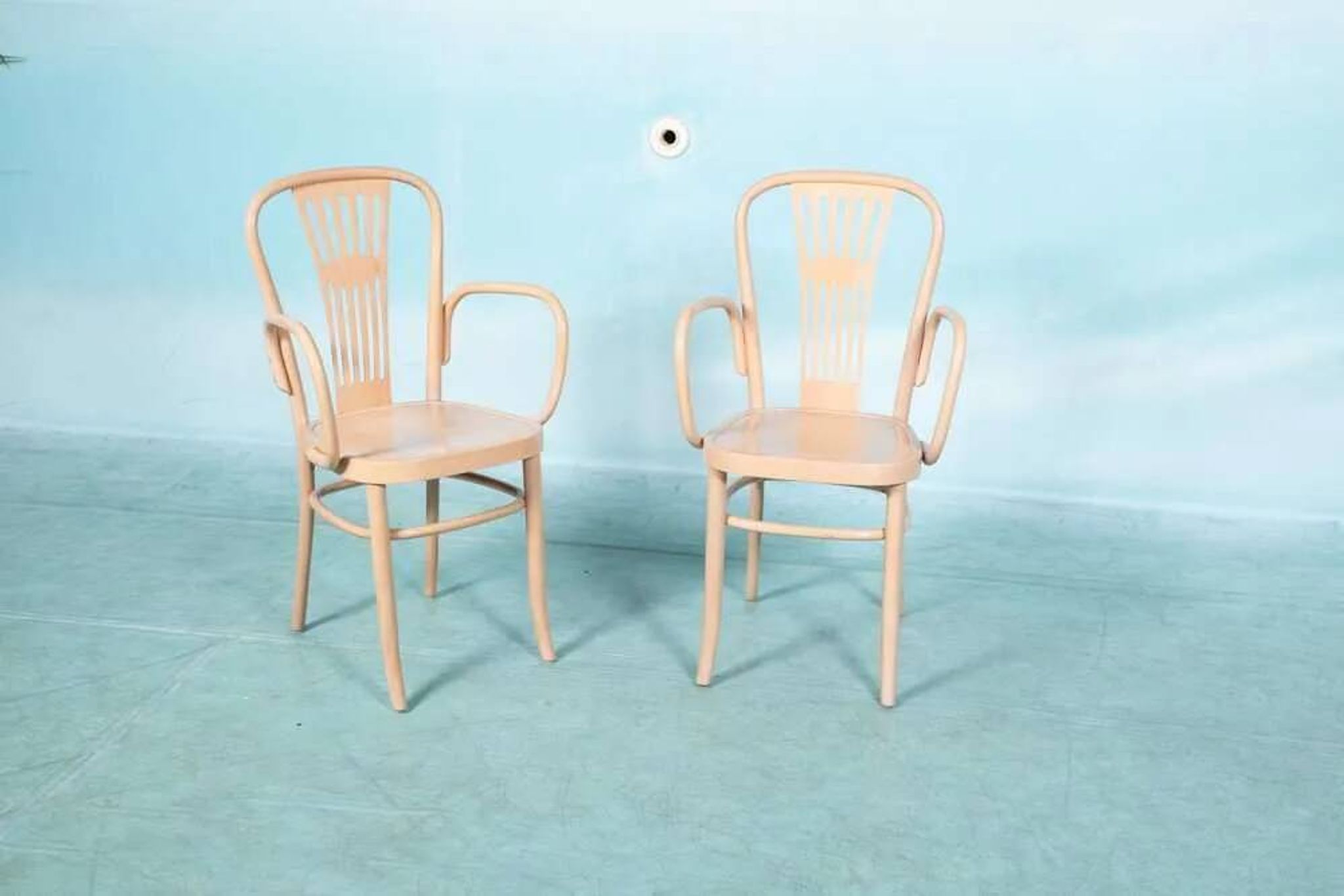 Ensemble de deux fauteuils en bois style Thonet, vintage rétro