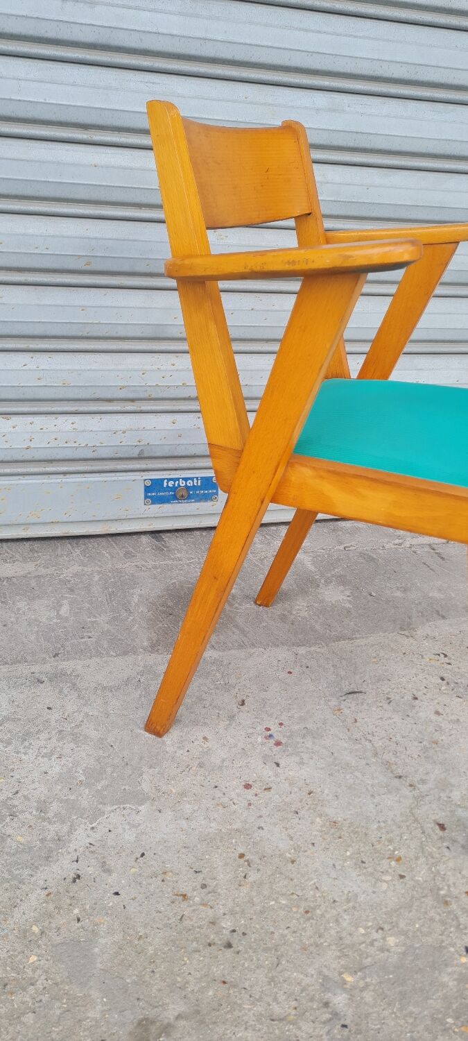 Light wood bridge armchair