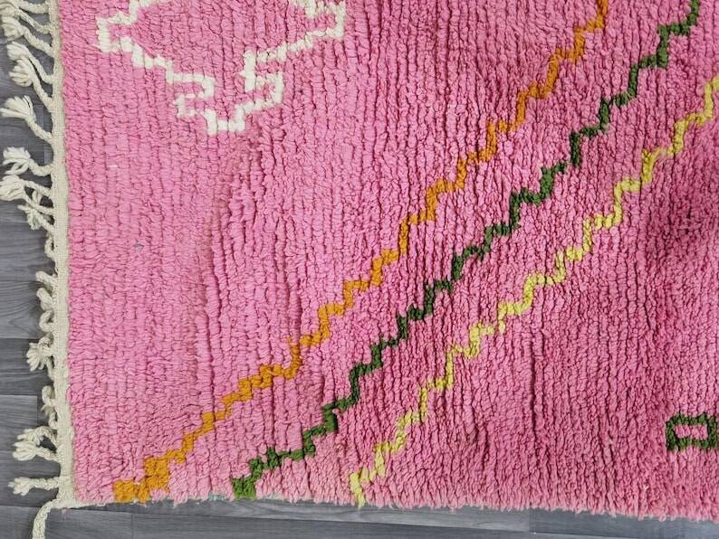 Handmade pink Beni Ourain rug, 150/250cm