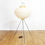 AKARI 10A floor lamp by Isamu Noguchi
