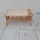Table basse en rotin porte revue vintage