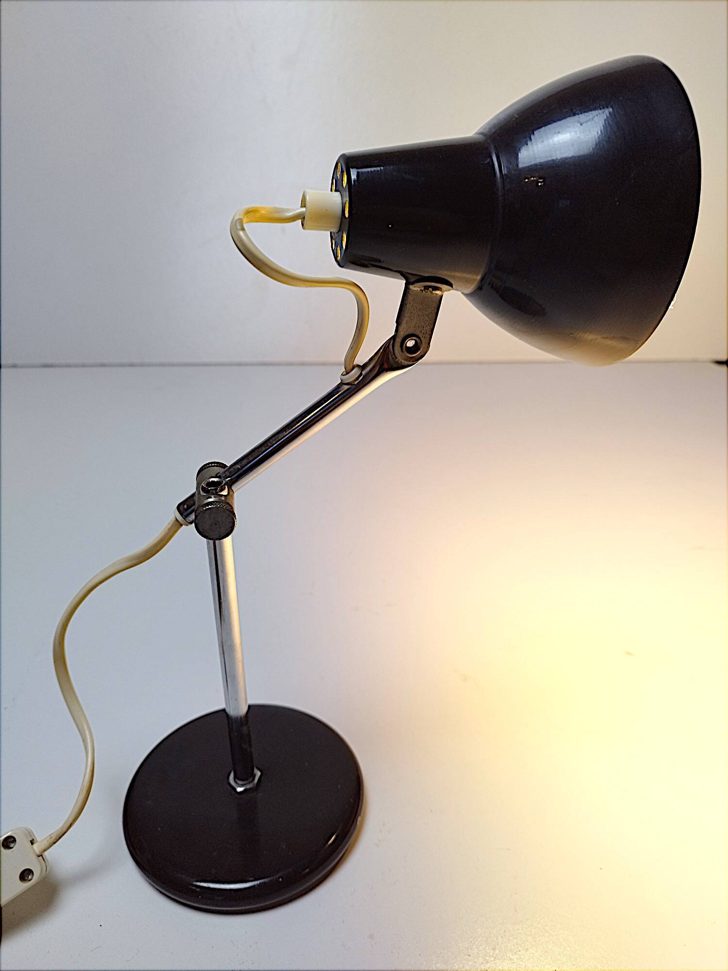 Vintage articulated desk lamp "Cocotte" – Industrial style, 1960s