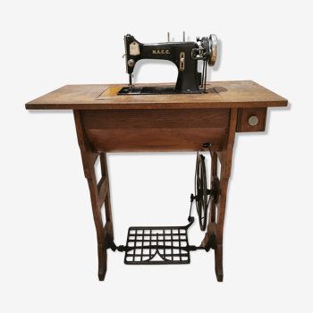 M.a.c.c. sewing machine