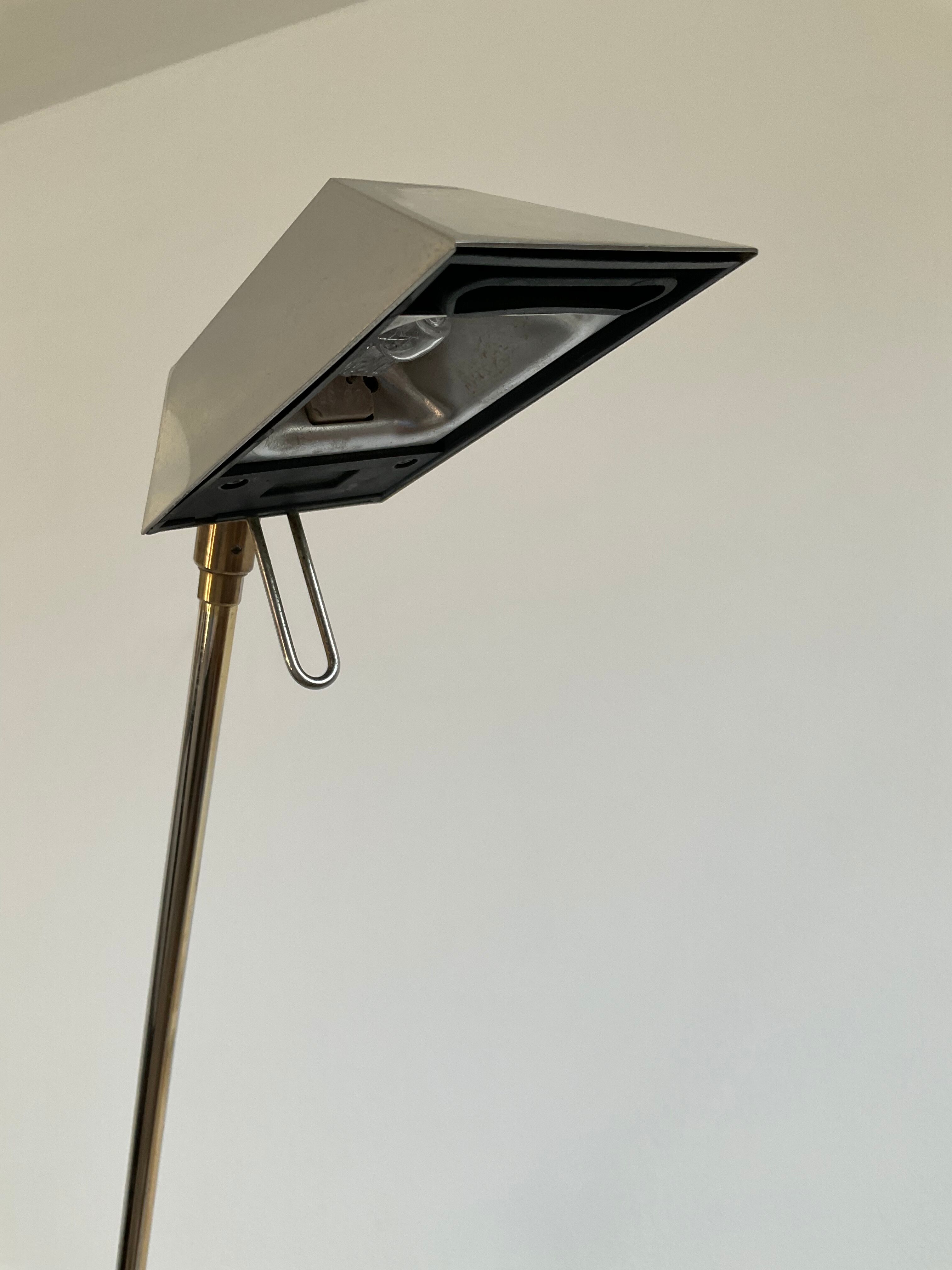 Deknudt e-reader floor lamp from the 70s in brass