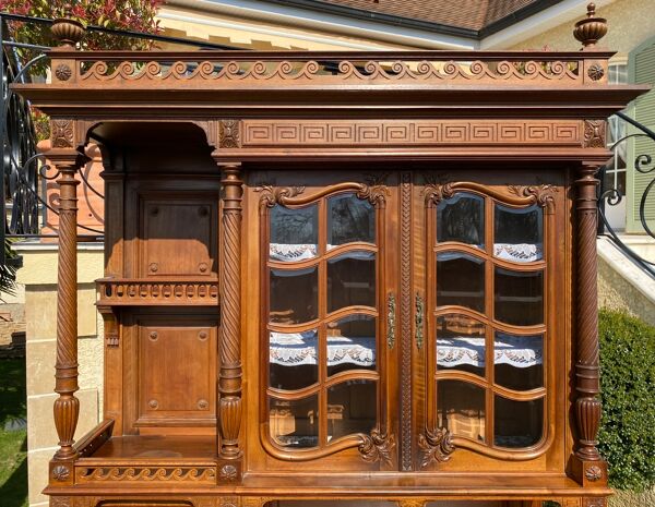Buffet en noyer style louis XV /louis XVI