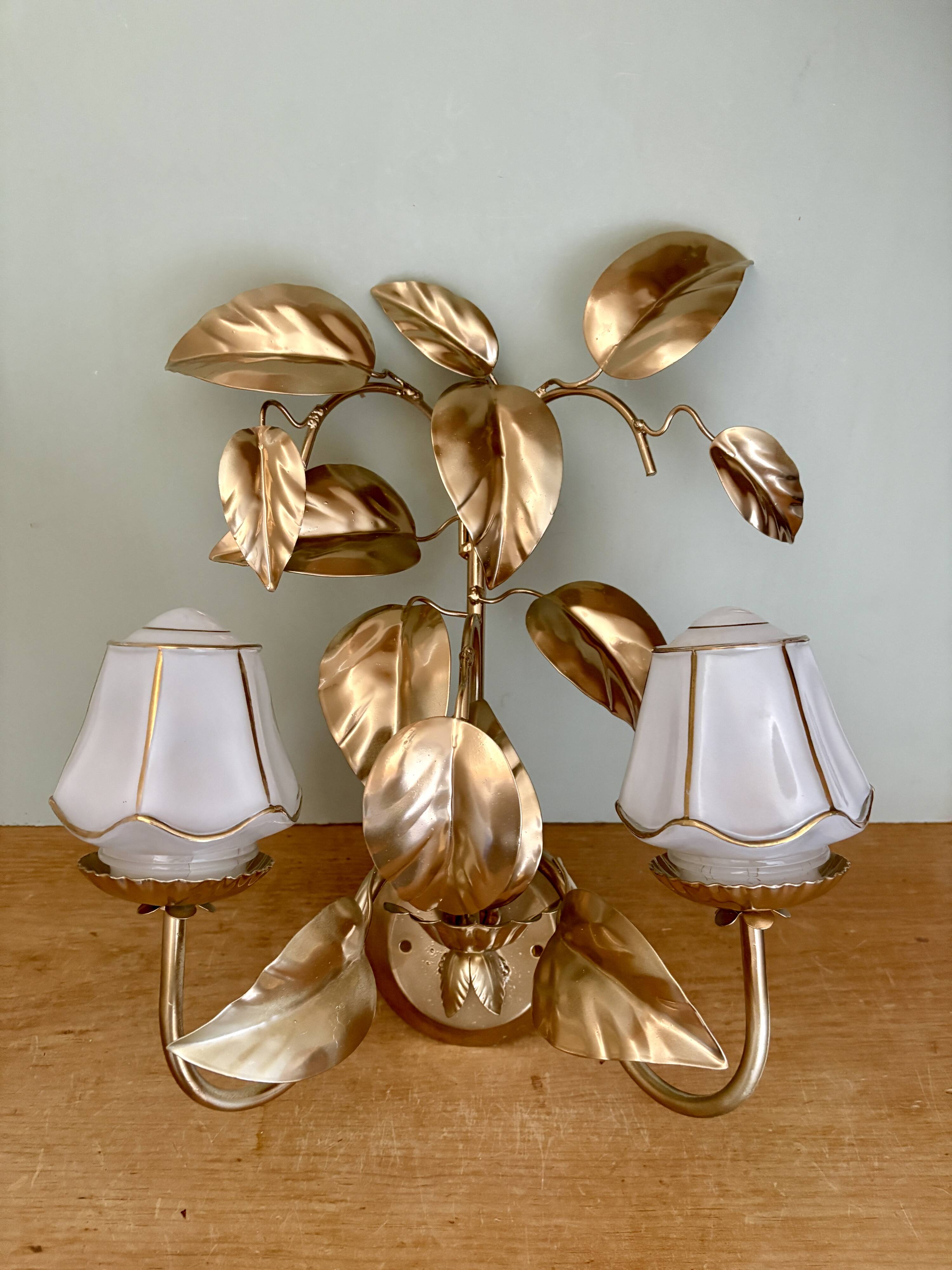 Vintage two-light wall lamp in gold metal with vintage art deco globes
