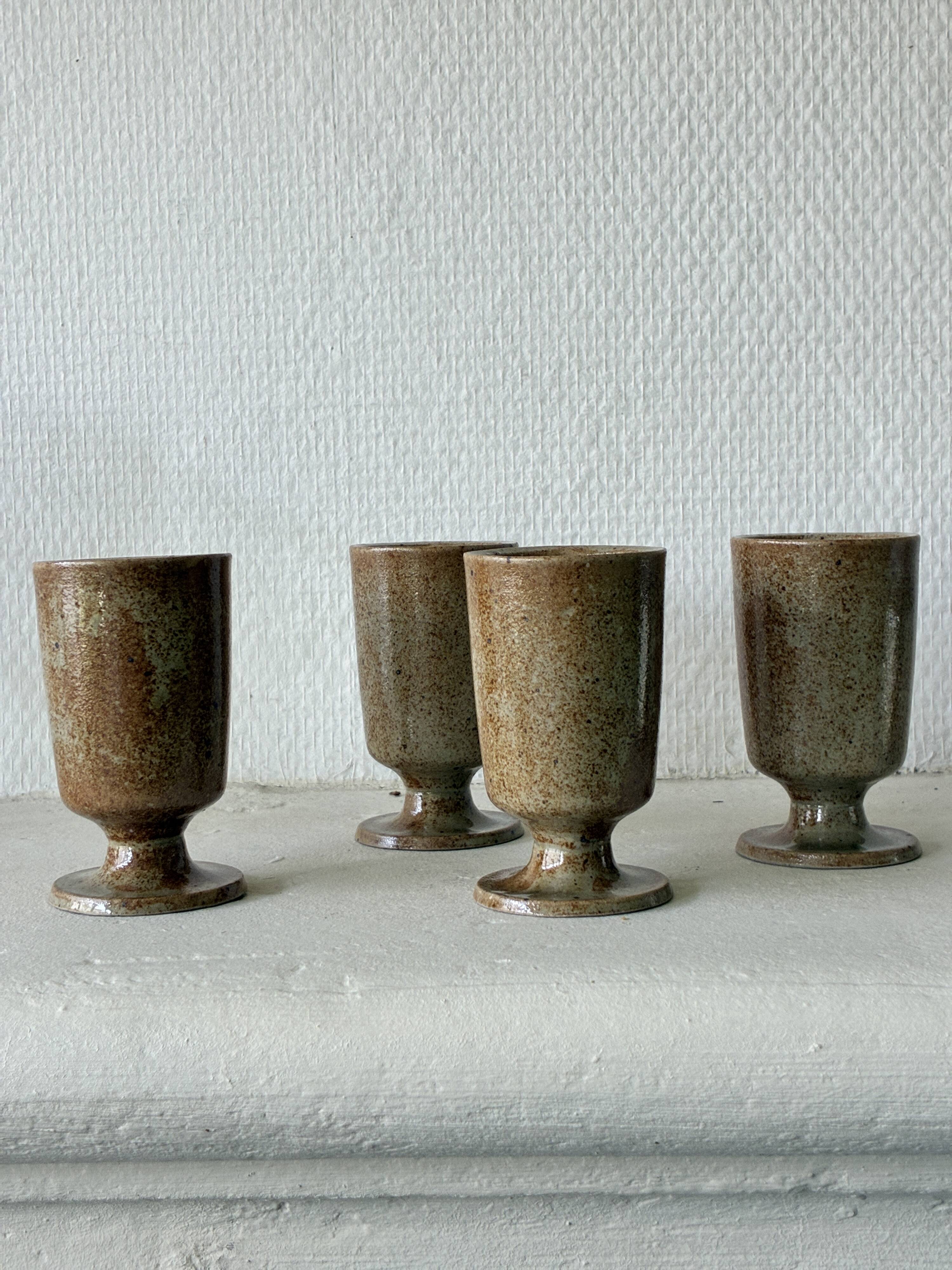 Set of 4 stoneware mugs