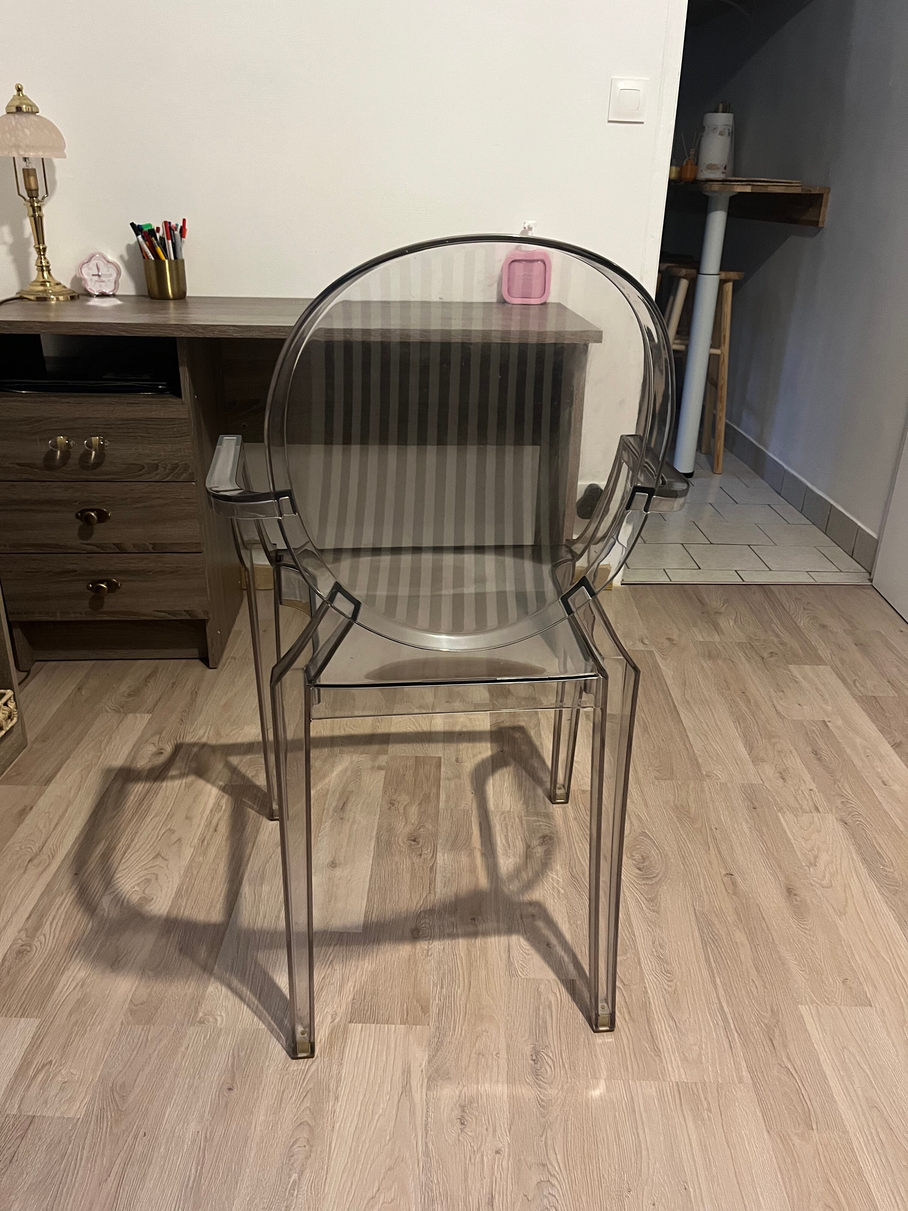 Kartell LOUIS GHOST chair by Philippe Starck