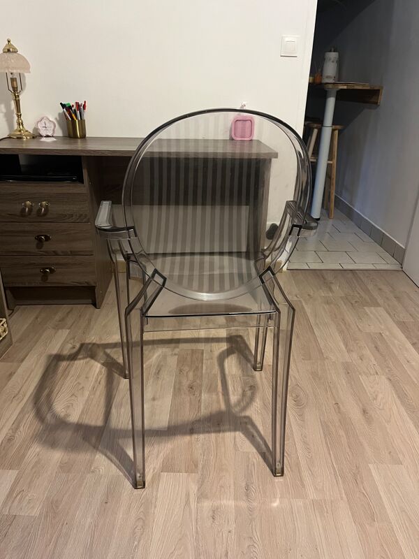 Chaise Kartell LOUIS GHOST de Philippe Starck