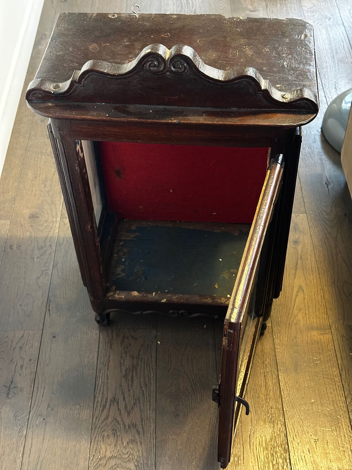 Antique display cabinet in carved wood – Louis XV style – 19th century