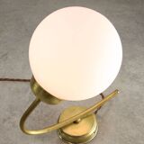 Applique murale italienne vintage en laiton et opaline