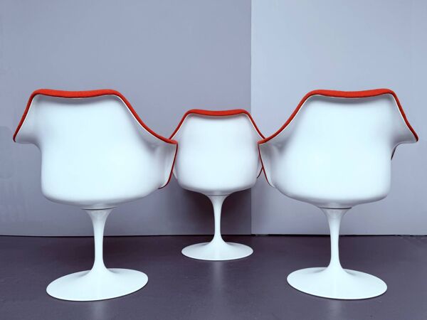 Chaise Tulipe – fauteuil pivotant rouge, par Eero Saarinen pour Knoll International, Italie, années 1960.