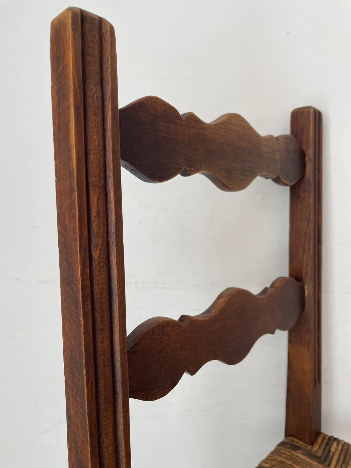 Wood and straw children's chair