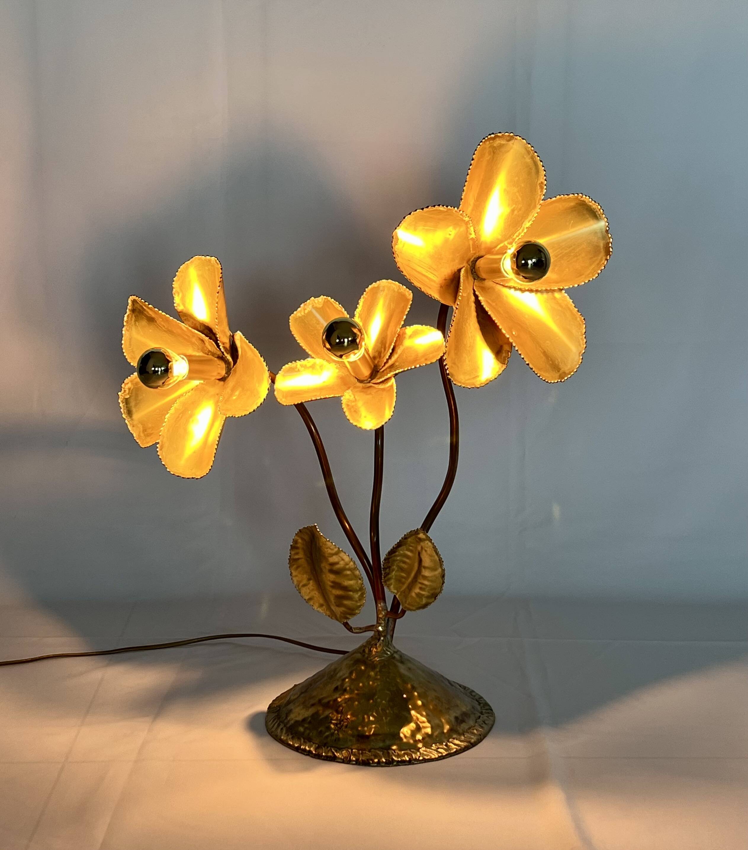 "Nénuphars" lamp by Maison Honoré, Paris, France, 1970s.