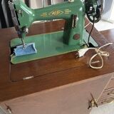 Meuble avec machine à coudre MIP ancien