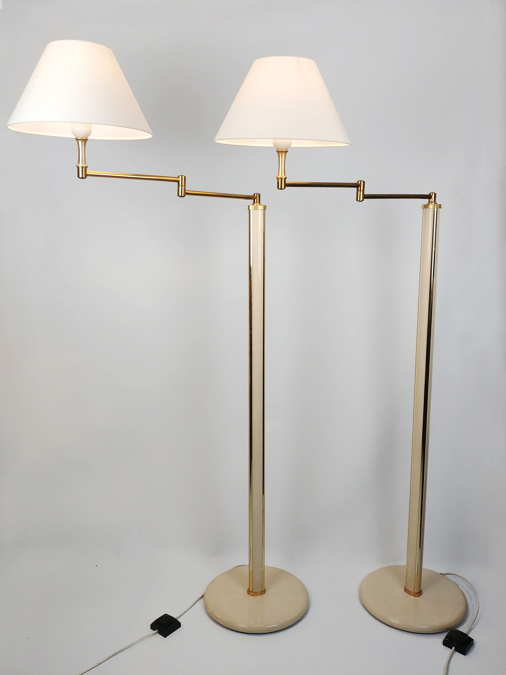 Pair of flexible lacquer and brass lamps, 1970 s
