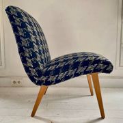 Pair of Knoll 'Vostra' armchairs